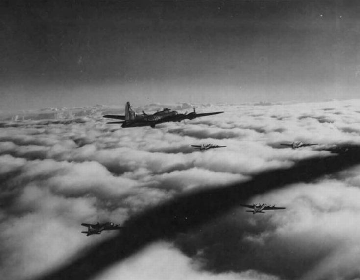b-17-in-flight-595x464