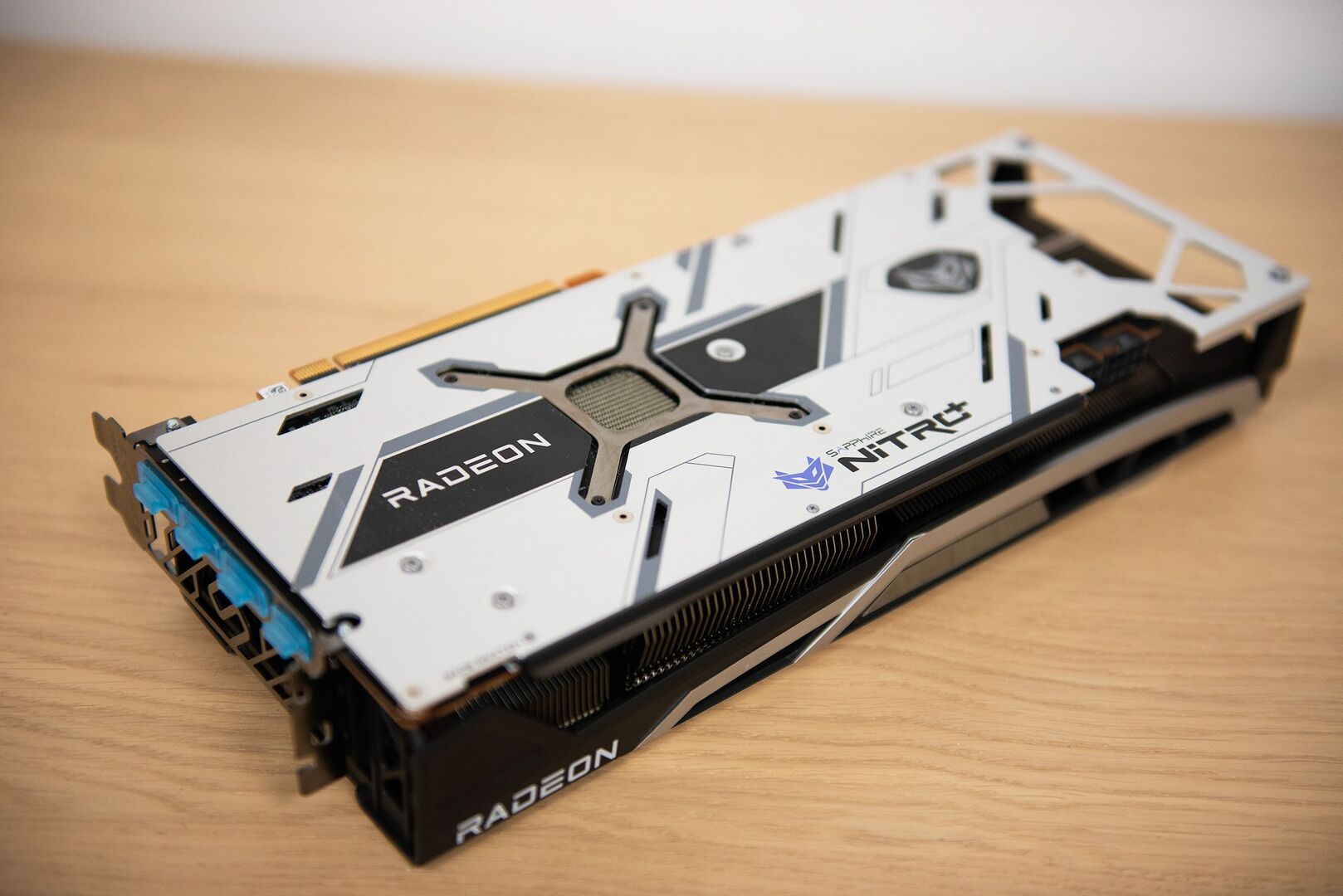 rx_6800_sapphire_nitro_plus_15_