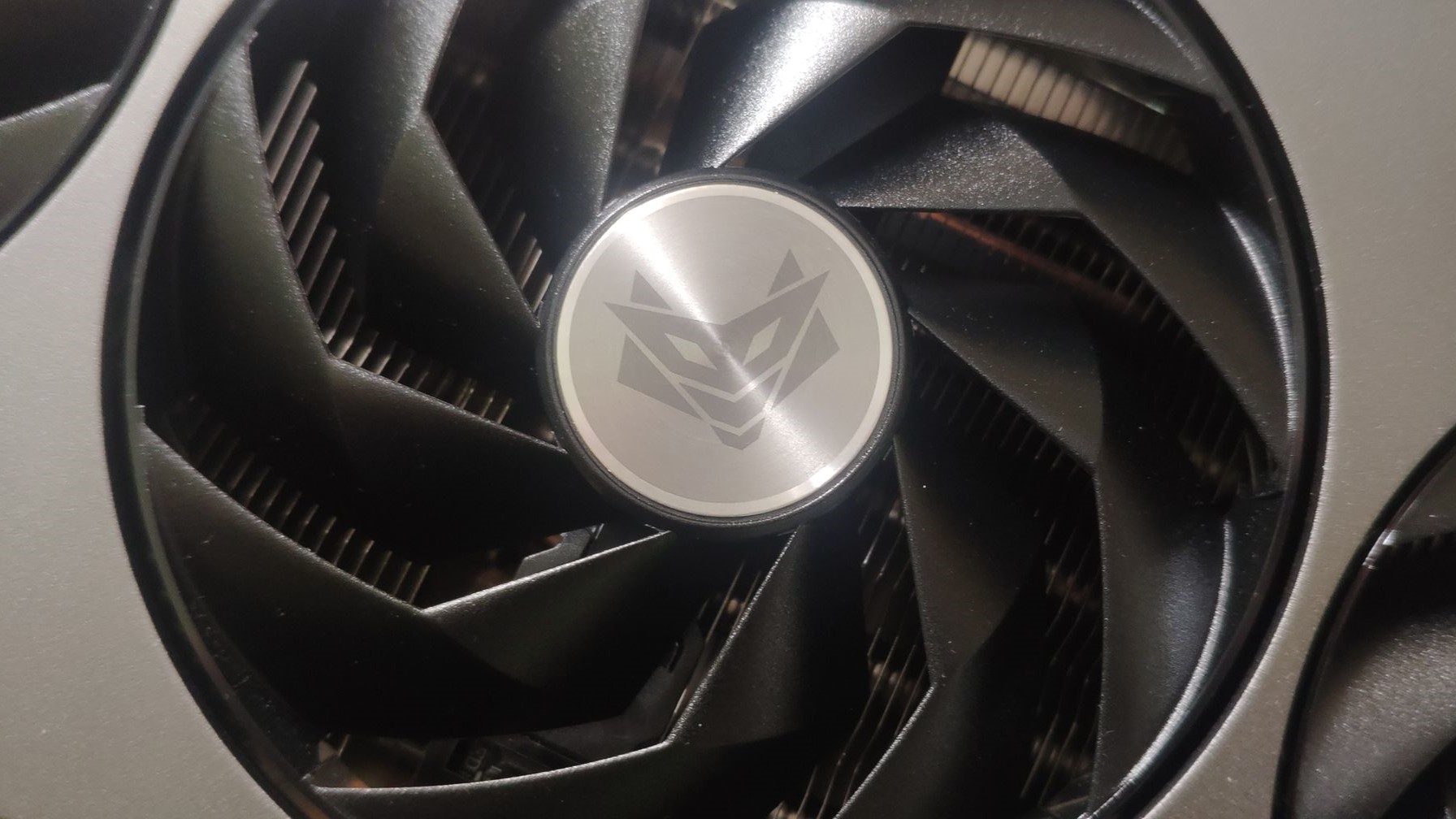 Recenzja_SAPPHIRE_Radeon_RX_7800_XT_Nitro_16_GB_11_