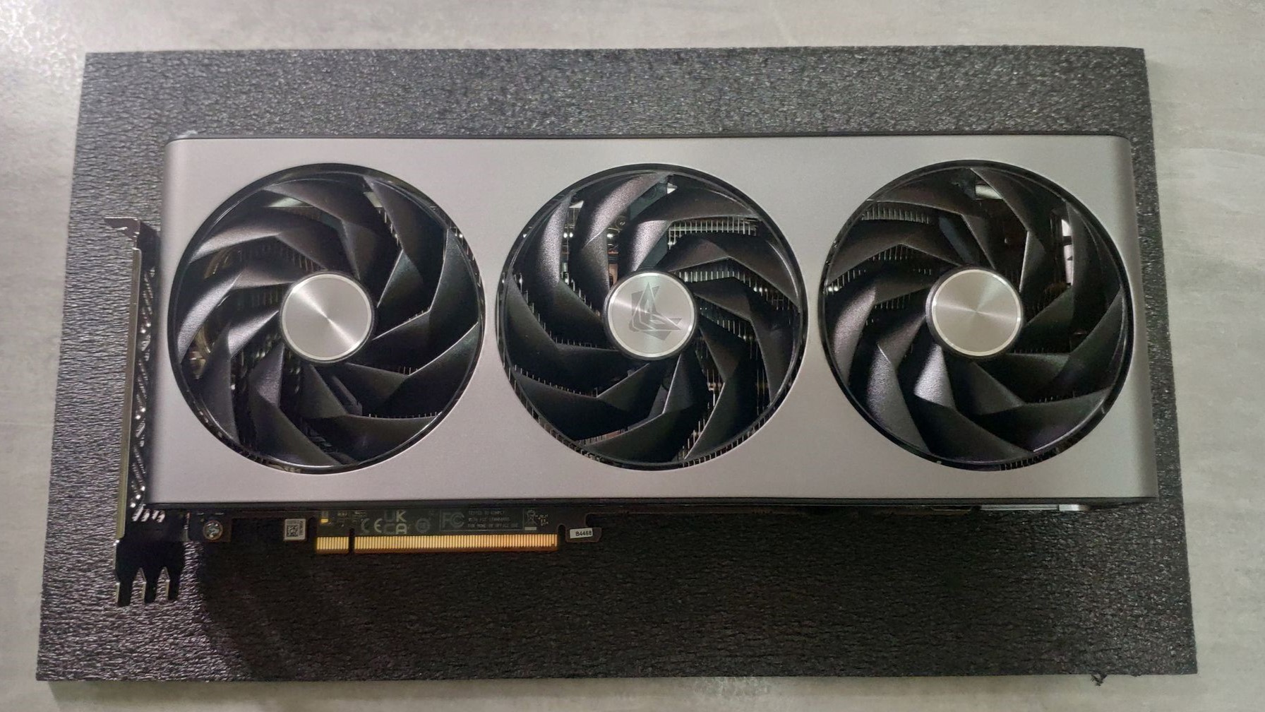Recenzja_SAPPHIRE_Radeon_RX_7800_XT_Nitro_16_GB_2