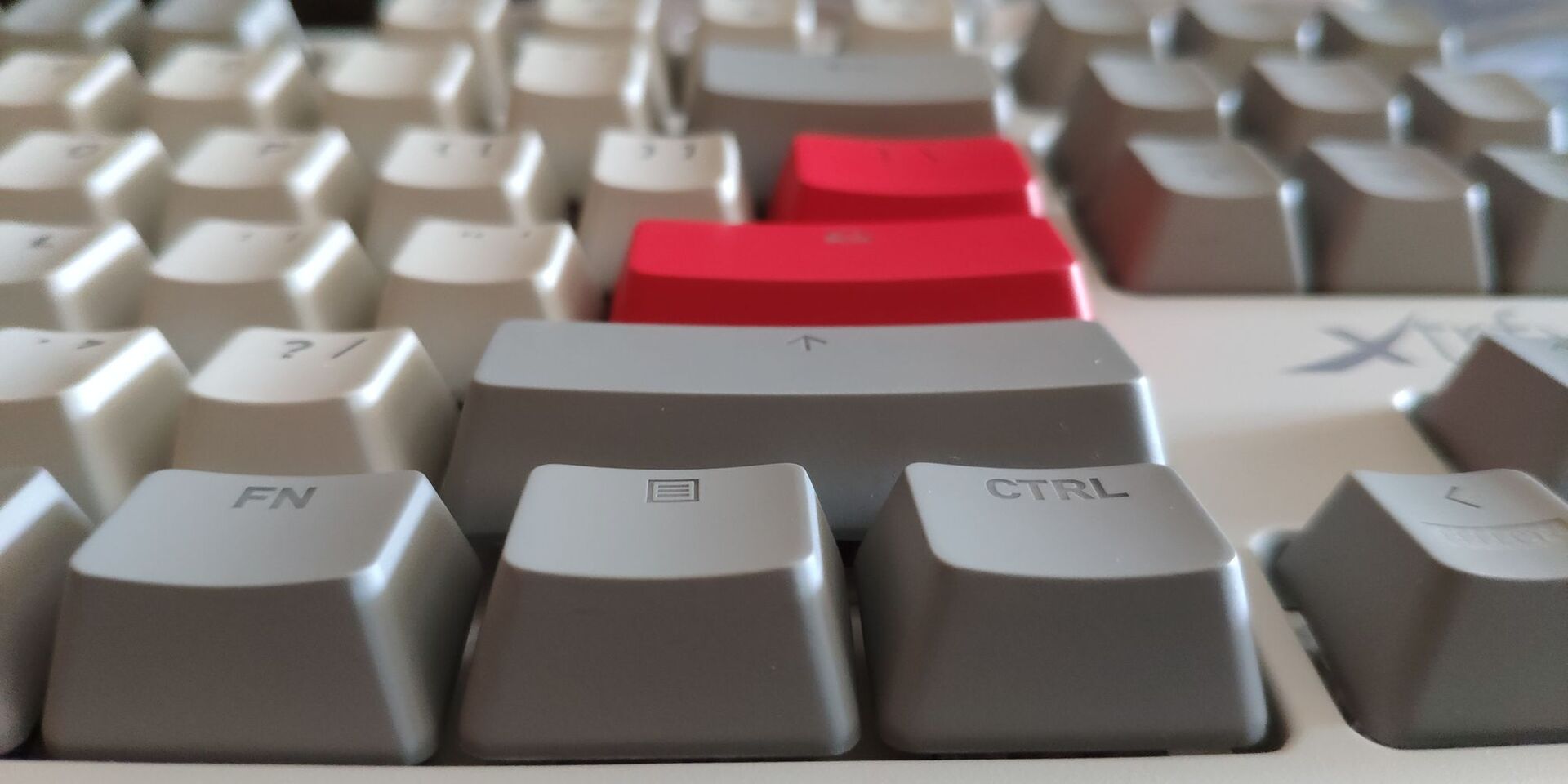 Xtrfy_K4_TKL_RGB_Retro_recenzja_11_