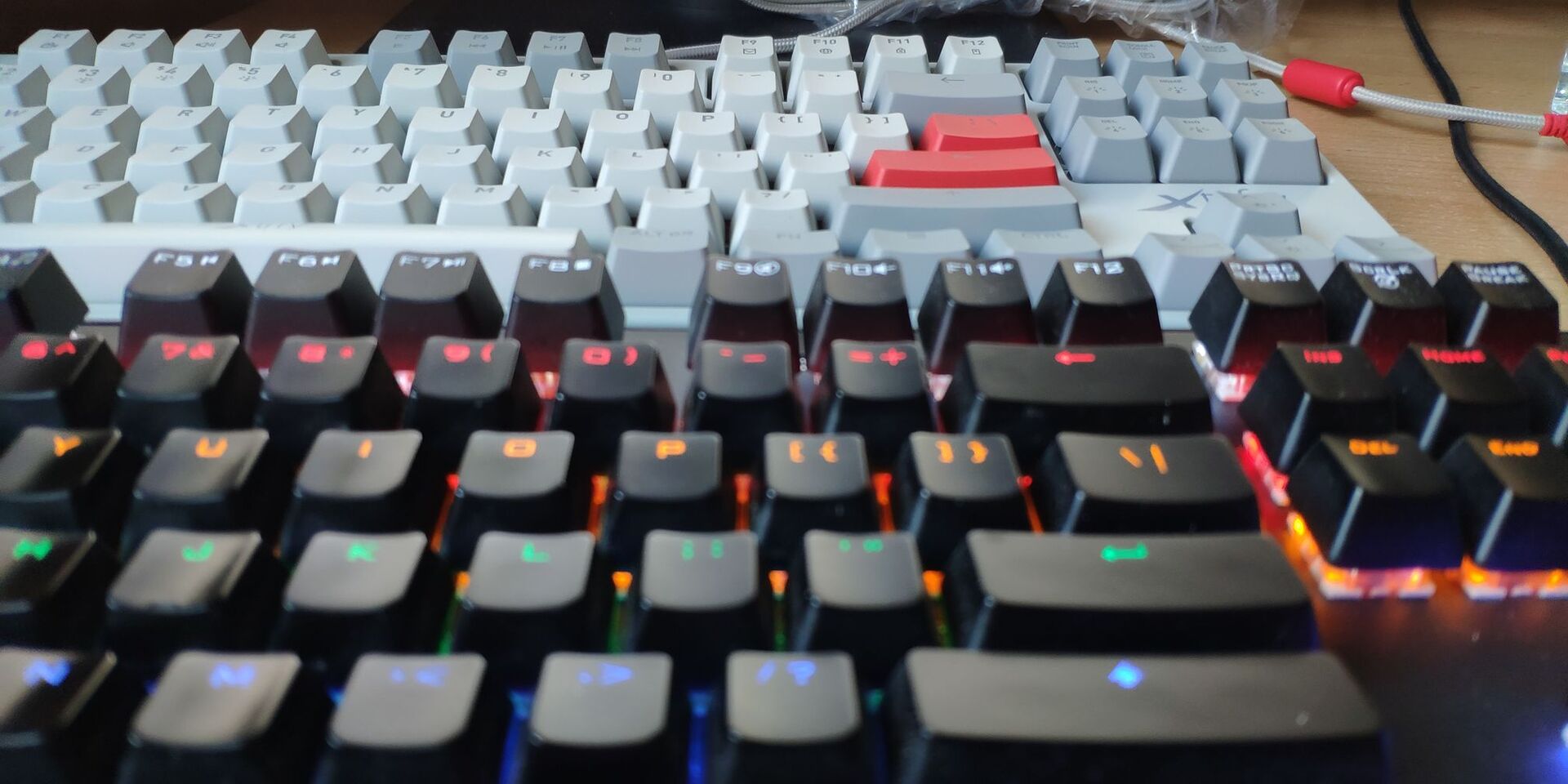 Xtrfy_K4_TKL_RGB_Retro_recenzja_34_