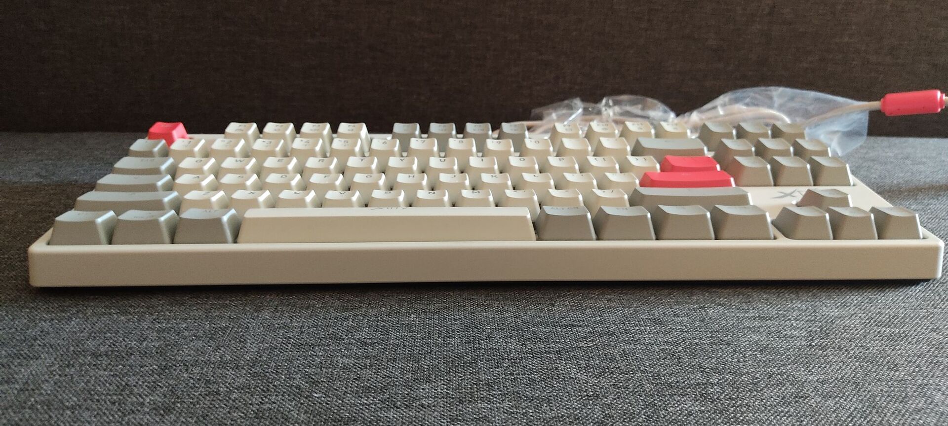 Xtrfy_K4_TKL_RGB_Retro_recenzja_4_