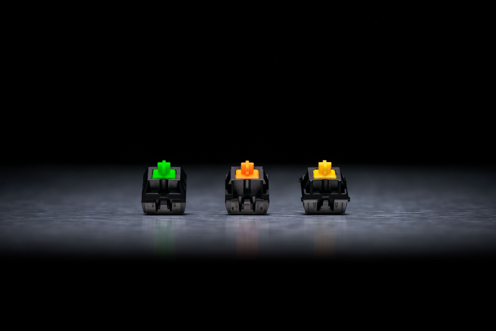 BlackWidow_Chroma_V2_2017_photo_9_a8f446460d_a84e069ea7.jpg