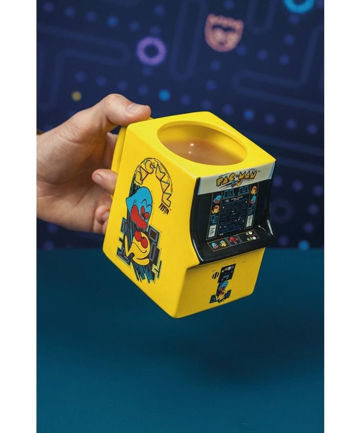 pac-man-shaped-mug-min